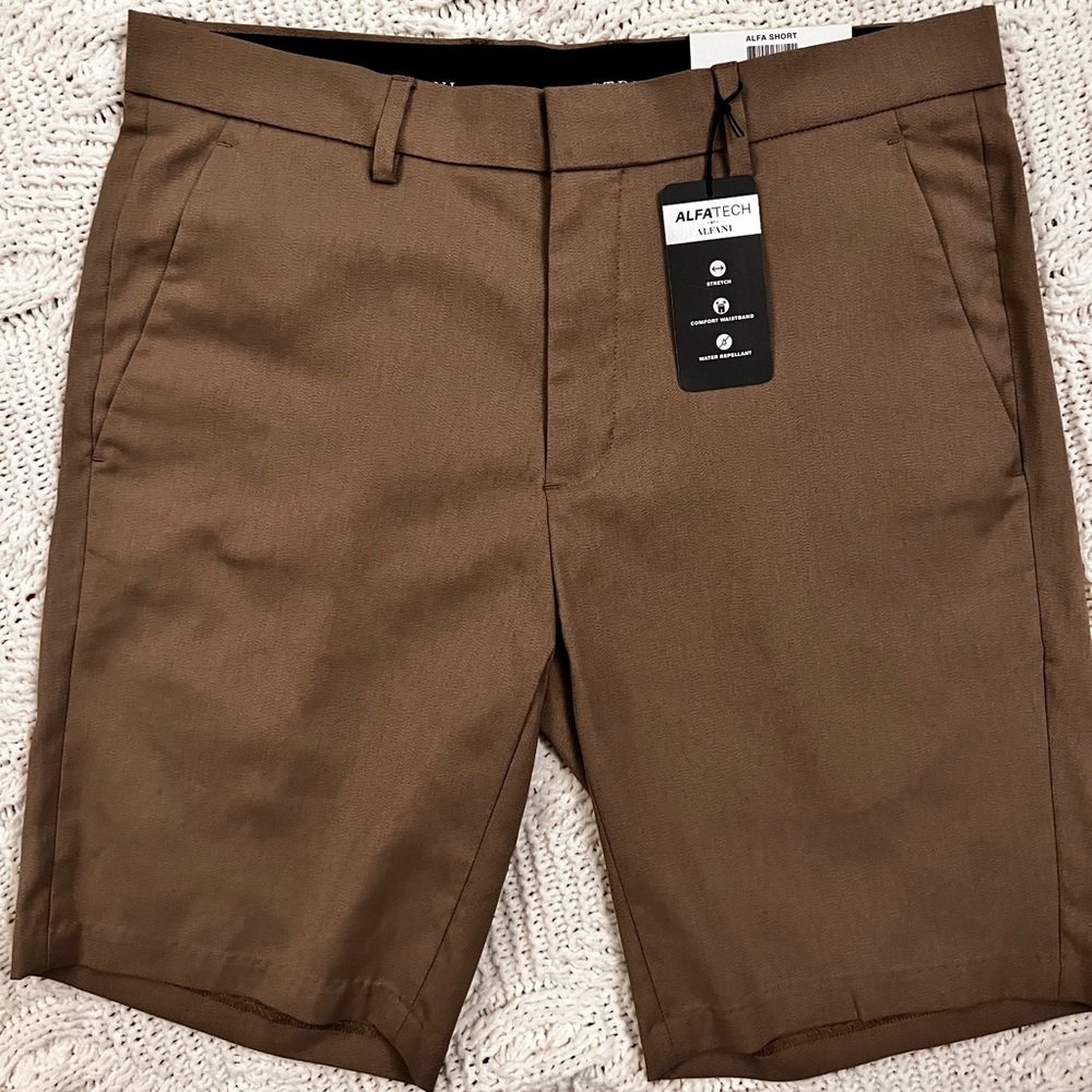 Alfani Men’s Stretch Flat front shorts. NWT. Brown. NWT. Preppy